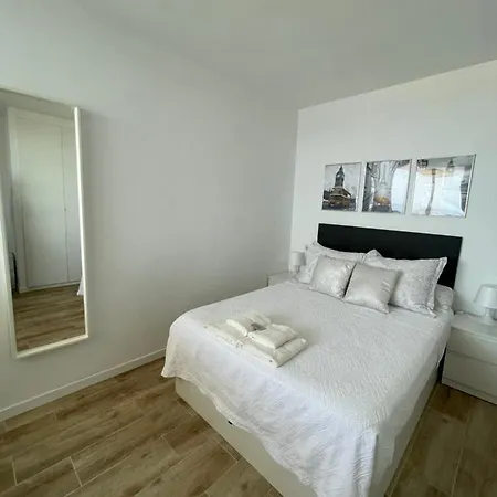 Paseo Maritimo Puerto Bailarina Beach Apartment *